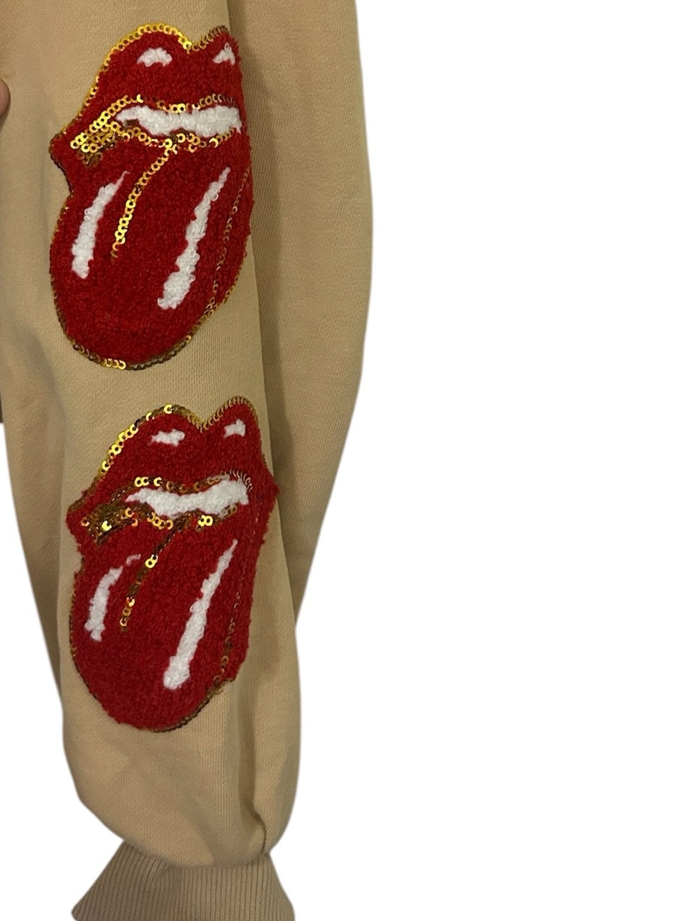 Fantastic Fawn Beige Cropped Sweatshirt with Red 'The Rolling Stone' Appliqué - Picture 6 of 7